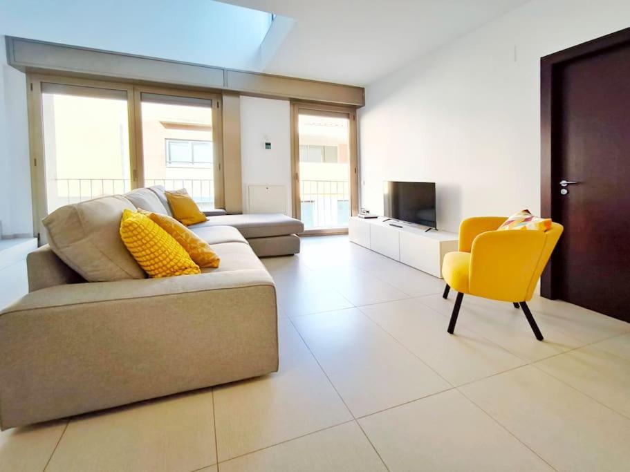 Moderno Apartamento Duplex En Terrassa Centro Dış mekan fotoğraf